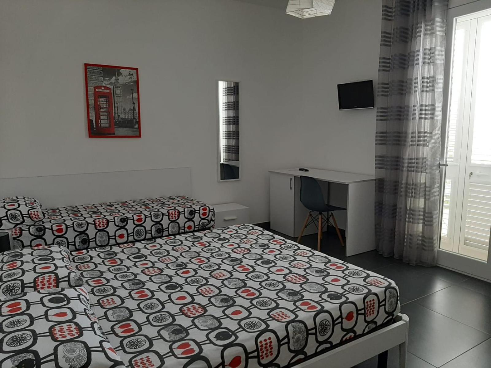 Le Murge Del Salento Hotel B&B Depandance Uggiano La Chiesa Habitación foto